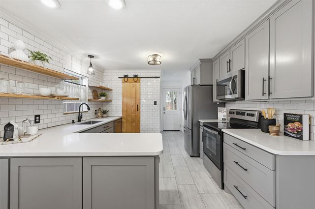 3816 Calmont Avenue, Fort Worth, TX 76107