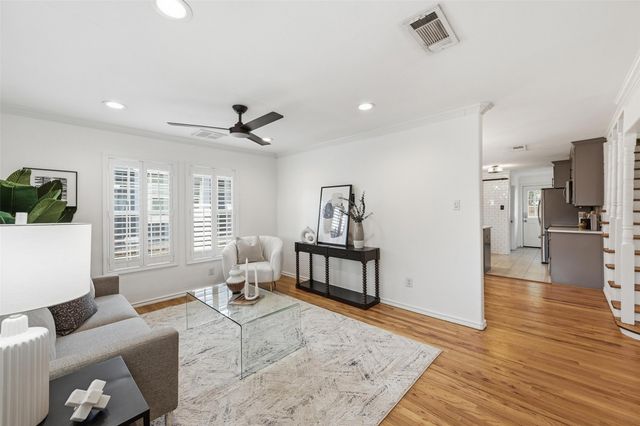 3816 Calmont Avenue, Fort Worth, TX 76107