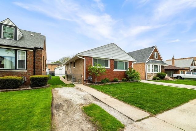 9636 S TROY Avenue, Evergreen Park, IL 60805