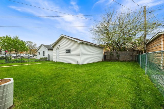 9636 S TROY Avenue, Evergreen Park, IL 60805