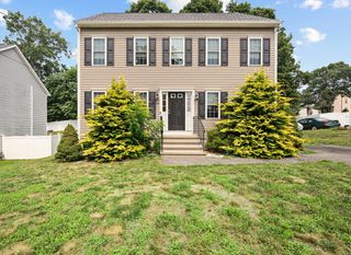 52 North Ave, Brockton, MA 02302