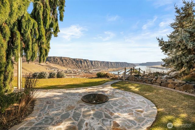 23821 Rd 9.7 NW, Quincy, WA 98848