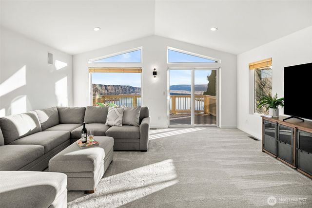 23821 Rd 9.7 NW, Quincy, WA 98848