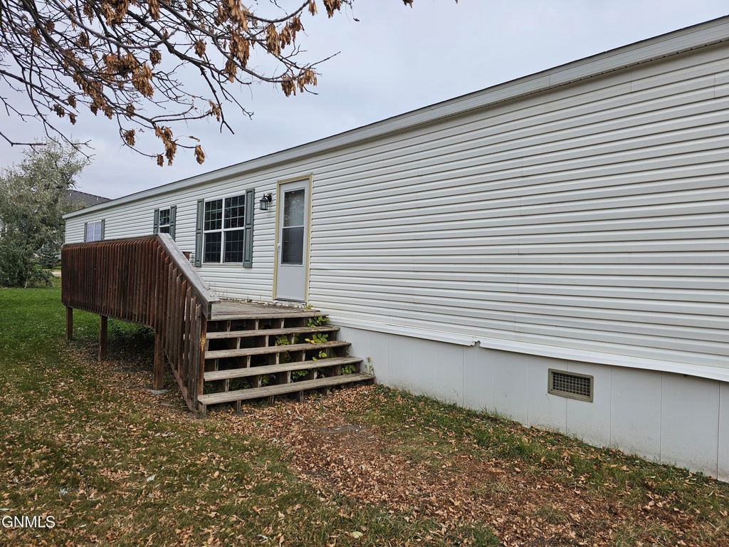 2600 University Avenue, Williston, ND 58801