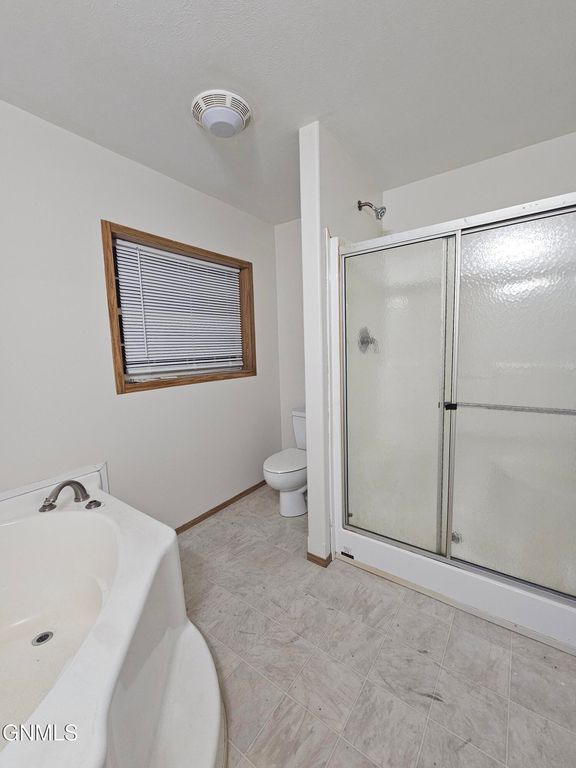 2600 University Avenue, Williston, ND 58801 photo 11