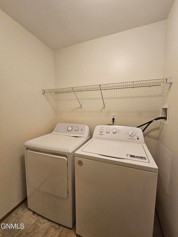 2600 University Avenue, Williston, ND 58801 photo 13