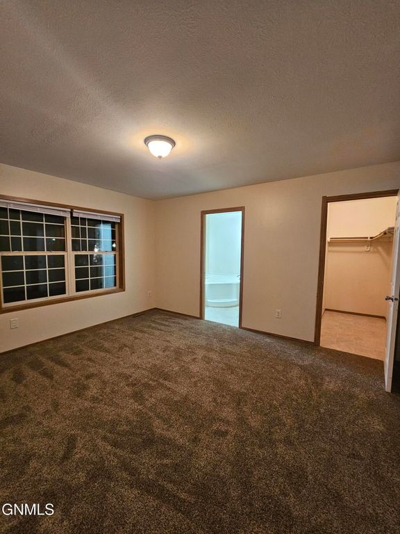 2600 University Avenue, Williston, ND 58801 photo 14