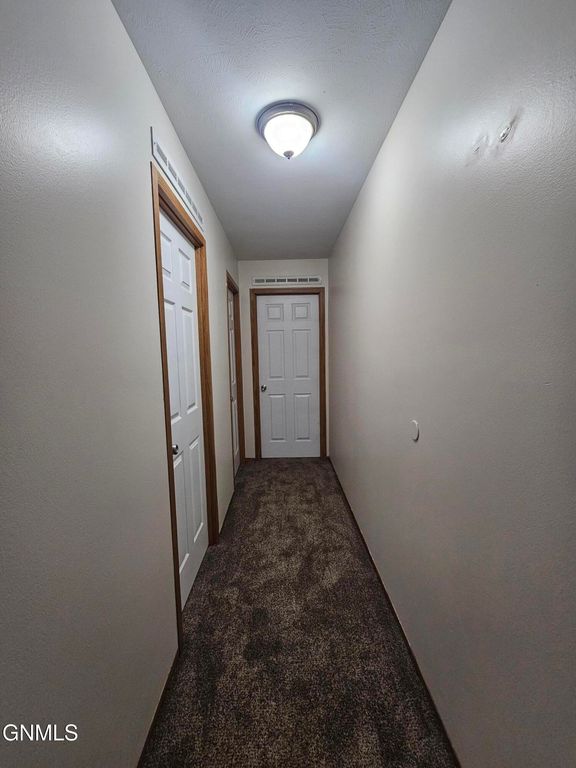 2600 University Avenue, Williston, ND 58801 photo 15