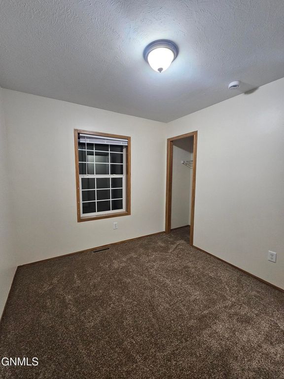 2600 University Avenue, Williston, ND 58801 photo 16