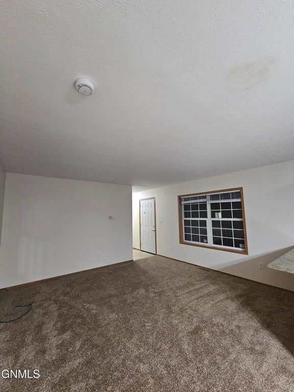 2600 University Avenue, Williston, ND 58801 photo 5