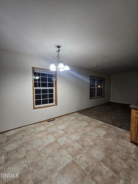 2600 University Avenue, Williston, ND 58801 photo 6