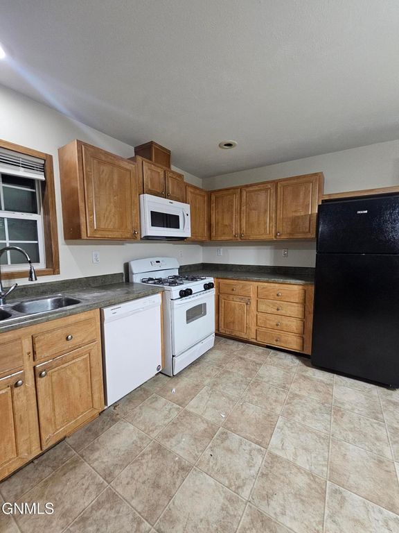 2600 University Avenue, Williston, ND 58801 photo 8