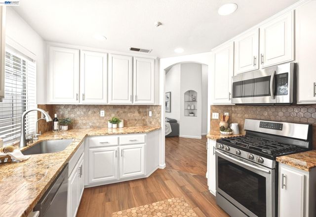 1128 Riviera Ct, Livermore, CA 94551