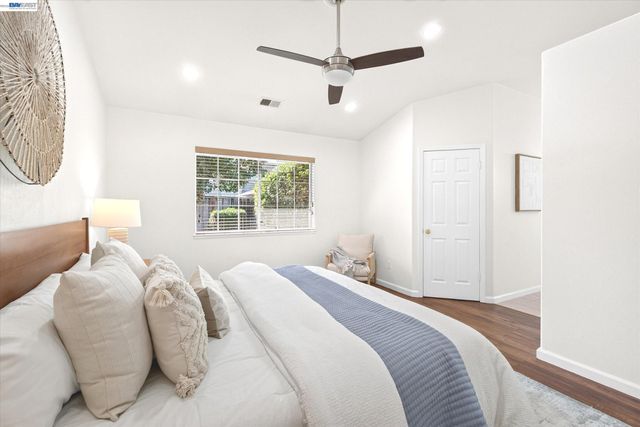 1128 Riviera Ct, Livermore, CA 94551