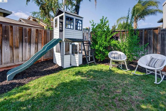 1128 Riviera Ct, Livermore, CA 94551