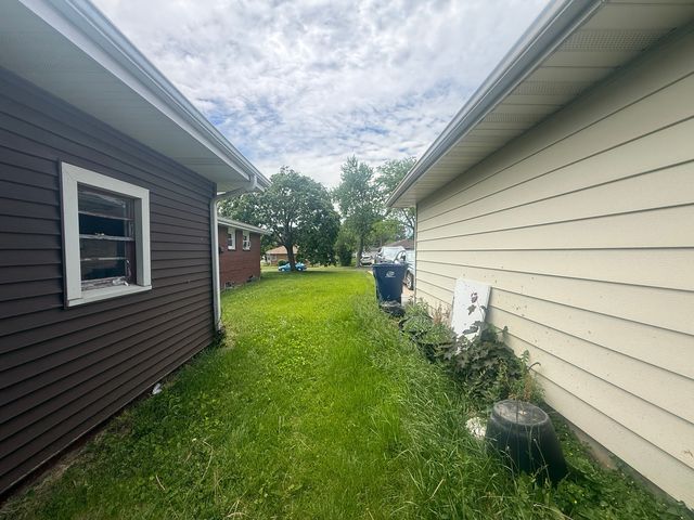 820 Cedar Avenue, Waukegan, IL 60085