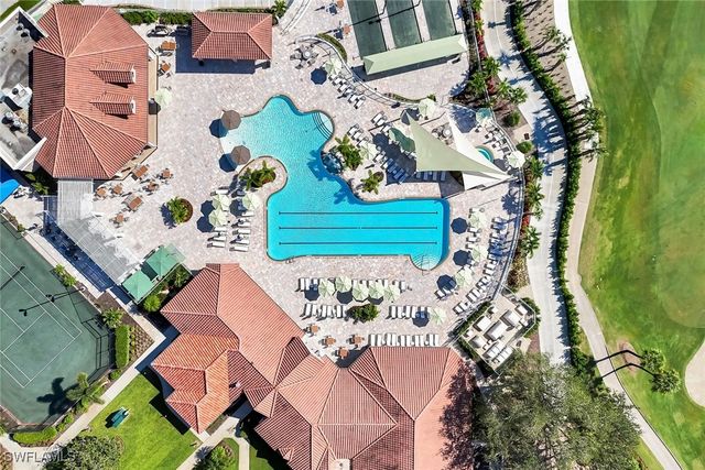 8267 Parkstone PL 302, Naples, FL 34120