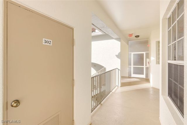 8267 Parkstone PL 302, Naples, FL 34120