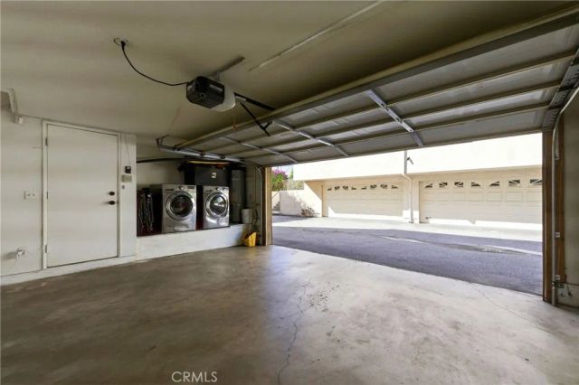 14715 Saticoy Street 14, Van Nuys, CA 91405