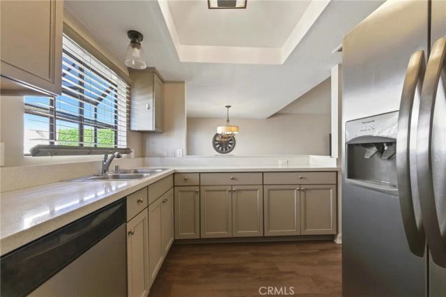 14715 Saticoy Street 14, Van Nuys, CA 91405