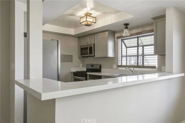 14715 Saticoy Street 14, Van Nuys, CA 91405