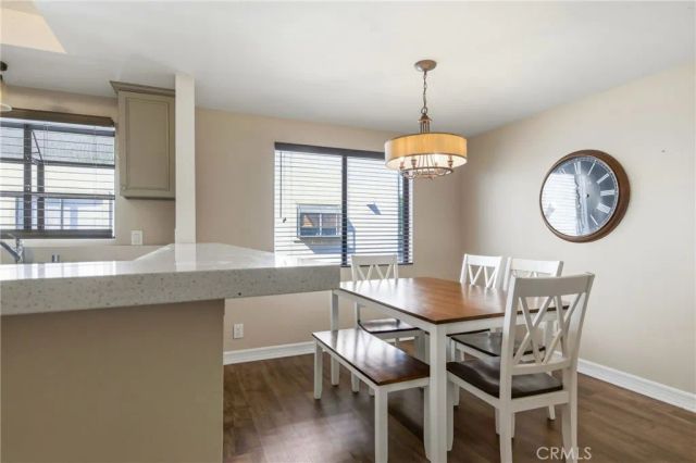 14715 Saticoy Street 14, Van Nuys, CA 91405