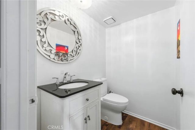 14715 Saticoy Street 14, Van Nuys, CA 91405