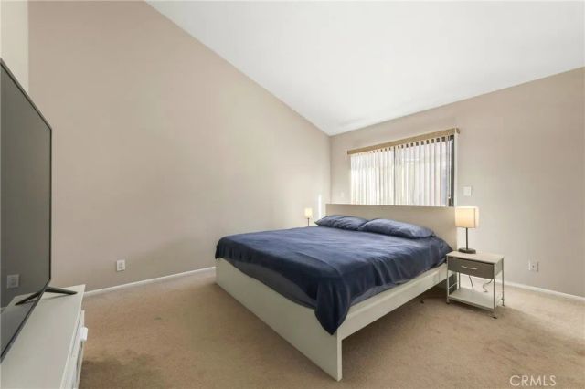 14715 Saticoy Street 14, Van Nuys, CA 91405