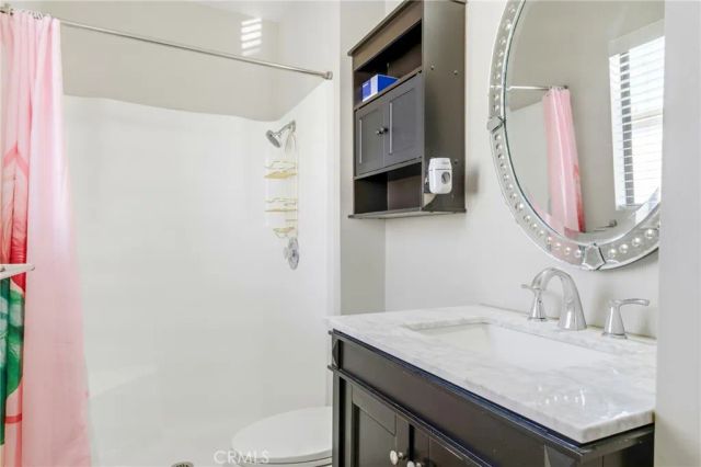 14715 Saticoy Street 14, Van Nuys, CA 91405