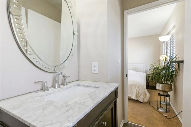 14715 Saticoy Street 14, Van Nuys, CA 91405