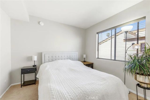 14715 Saticoy Street 14, Van Nuys, CA 91405