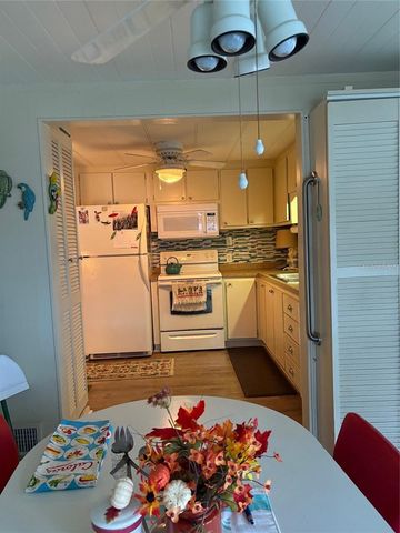 11076 100TH STREET 41, Largo, FL 33773