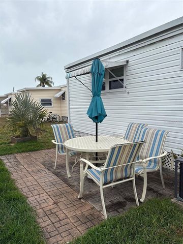 11076 100TH STREET 41, Largo, FL 33773