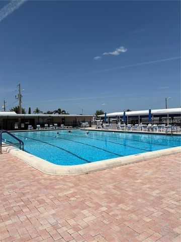 11076 100TH STREET 41, Largo, FL 33773