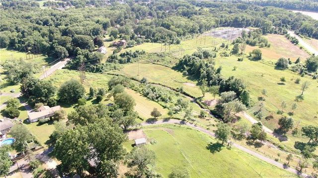 32 Pleasant Road, Enfield, CT 06082