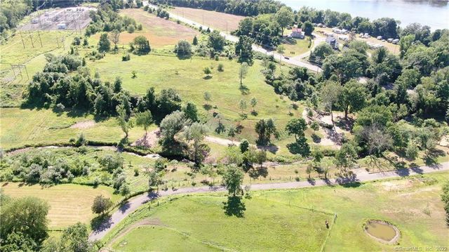 32 Pleasant Road, Enfield, CT 06082
