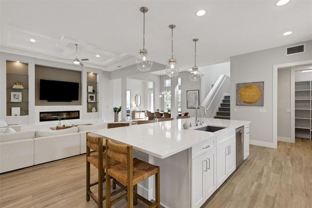 8145 GRANDE SHORES DRIVE, Sarasota, FL 34240