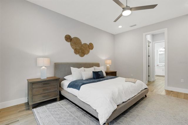 8145 GRANDE SHORES DRIVE, Sarasota, FL 34240