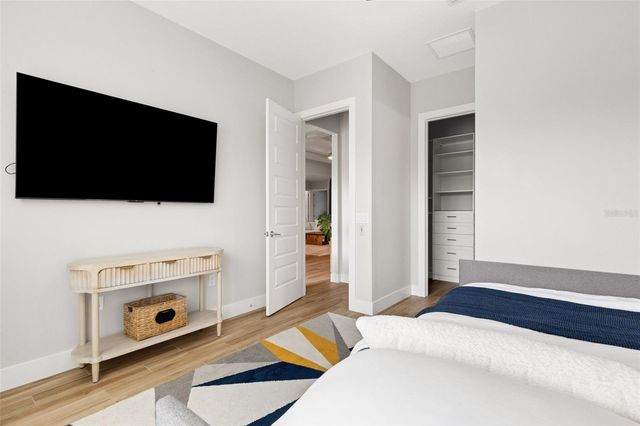 8145 GRANDE SHORES DRIVE, Sarasota, FL 34240