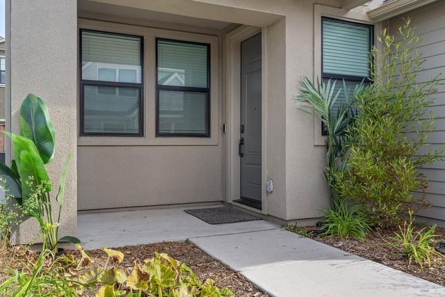 1594 NE Waterside Ln NE, Rohnert Park, CA 94928