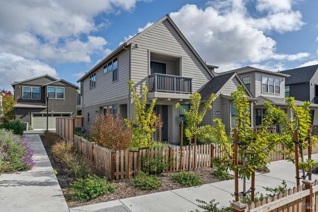 1594 NE Waterside Ln NE, Rohnert Park, CA 94928