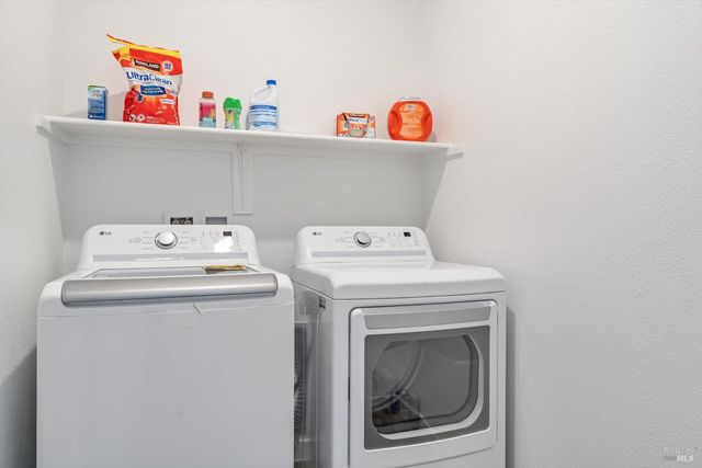 1594 NE Waterside Ln NE, Rohnert Park, CA 94928