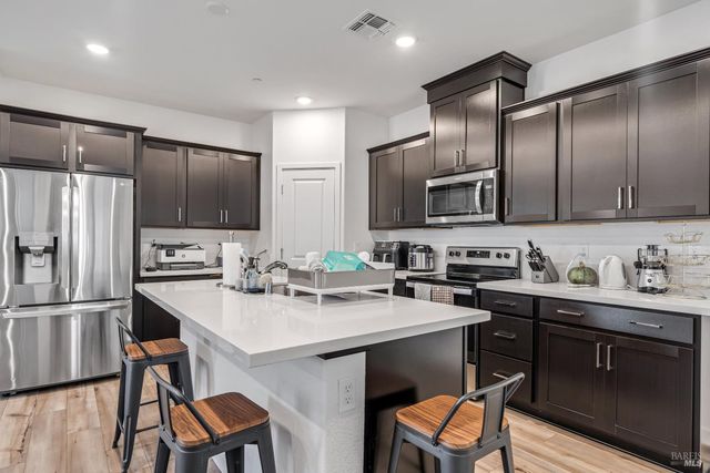 1594 NE Waterside Ln NE, Rohnert Park, CA 94928