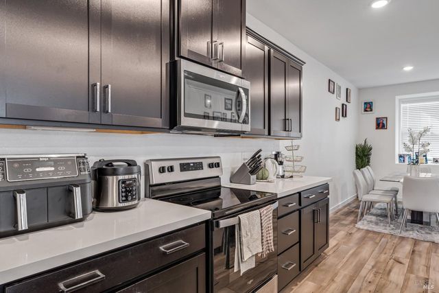 1594 NE Waterside Ln NE, Rohnert Park, CA 94928