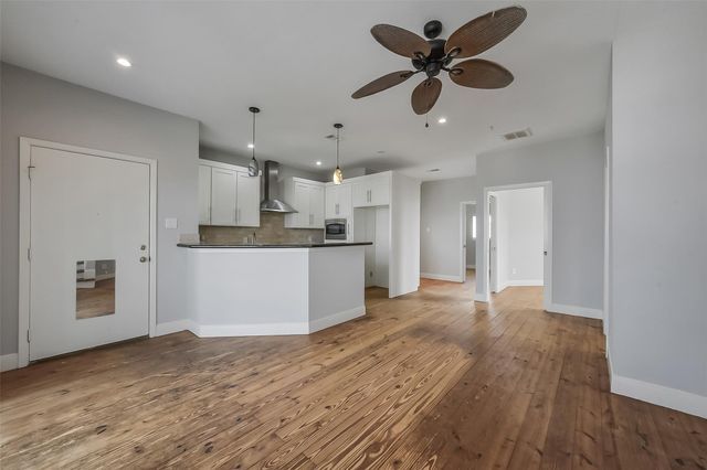 2507 Bay Oaks Harbor Drive, Baytown, TX 77523