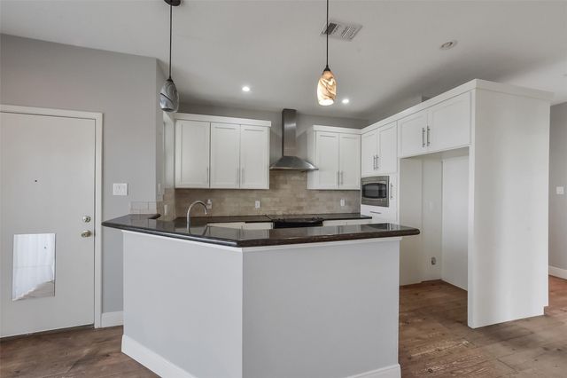 2507 Bay Oaks Harbor Drive, Baytown, TX 77523