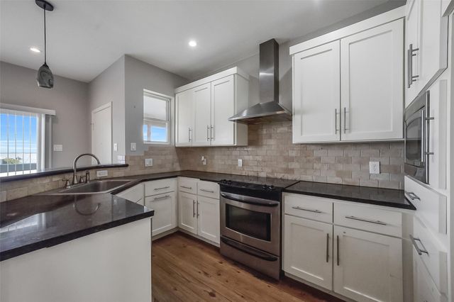 2507 Bay Oaks Harbor Drive, Baytown, TX 77523