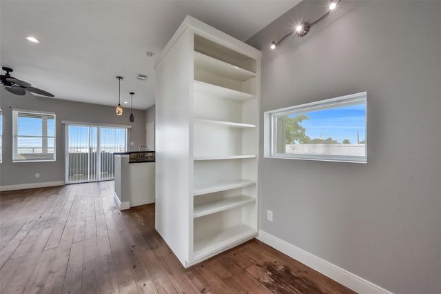 2507 Bay Oaks Harbor Drive, Baytown, TX 77523