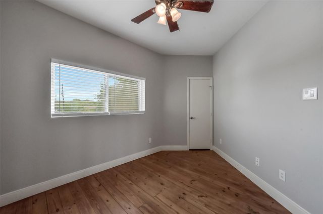 2507 Bay Oaks Harbor Drive, Baytown, TX 77523