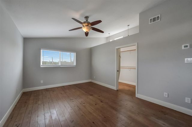 2507 Bay Oaks Harbor Drive, Baytown, TX 77523